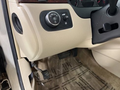 Used 2011 Chevrolet Impala LT w/ Luxury Edition Package image 25