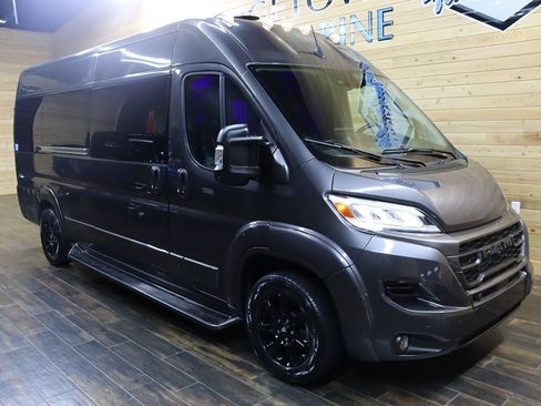 Used 2024 RAM ProMaster 3500 w/ Advanced Safety Group FWD image 2