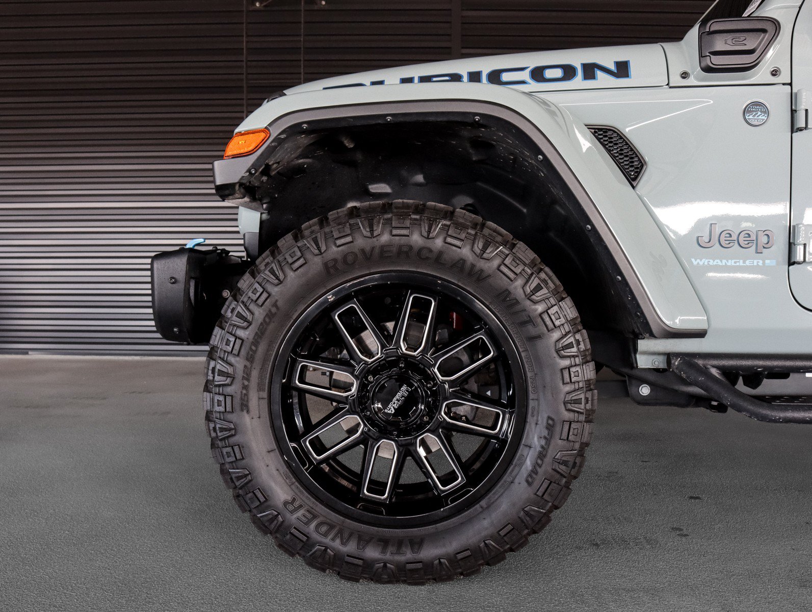 Used 2024 Jeep Wrangler Unlimited Rubicon 4xe AWD/4WD image 5