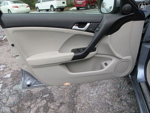 Used 2013 Acura TSX Sedan image 9