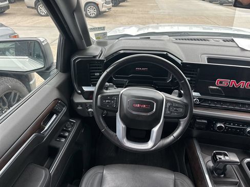Used 2022 GMC Sierra 1500 SLT w/ SLT Premium Plus Package AWD/4WD image 11
