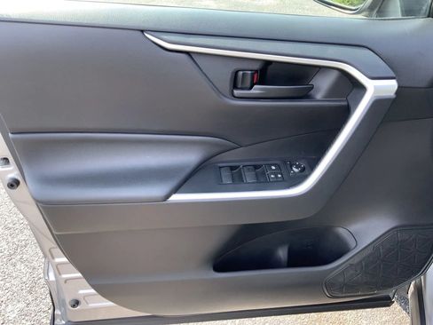 Used 2020 Toyota RAV4 LE w/ All Weather Liner Package AWD/4WD image 15