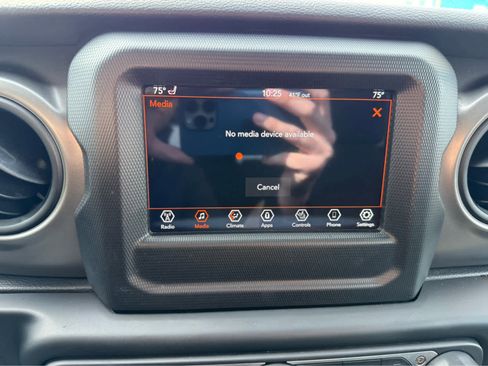 Used 2023 Jeep Wrangler Unlimited w/ Cold Weather Group image 18