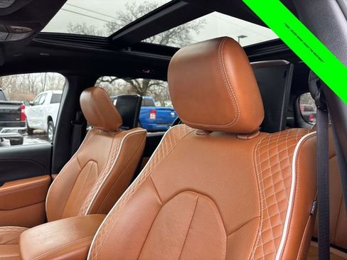 Used 2024 Chrysler Pacifica Pinnacle w/ Trailer Tow Group image 6