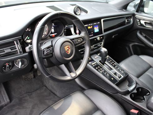 Used 2023 Porsche Macan S image 4
