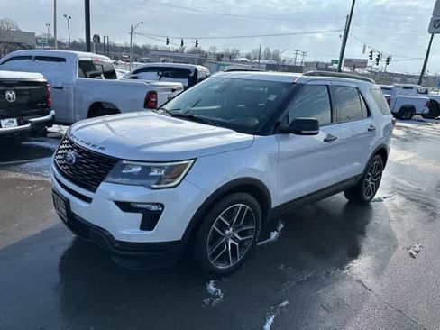 Used 2019 Ford Explorer Sport w/ Equipment Group 401A image 2