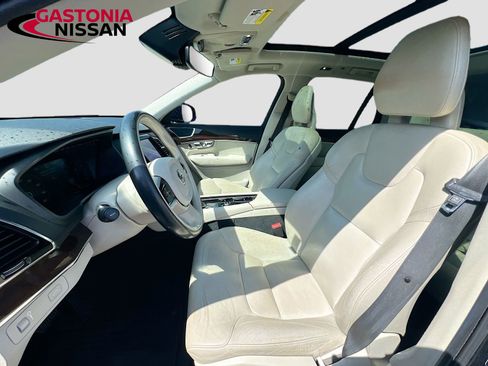 Used 2016 Volvo XC90 T6 Momentum w/ Momentum Plus Package image 29