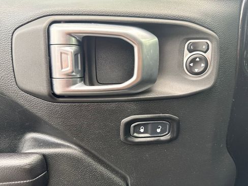 Used 2020 Jeep Wrangler Unlimited Sport image 11