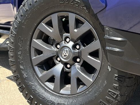 Used 2023 Toyota Tacoma SR5 RWD image 28