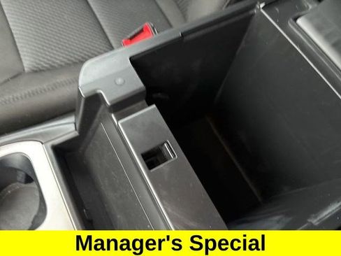 Used 2022 Ford Explorer XLT image 29