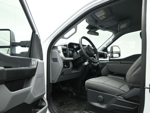 New 2026 Ford F250 XL w/ XL Chrome Package image 8