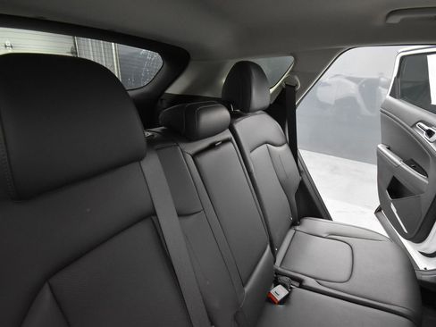 Certified 2023 Kia Sportage EX image 19