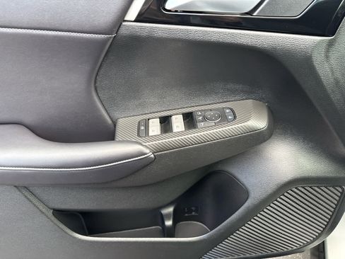 Used 2023 Mitsubishi Outlander SE image 10