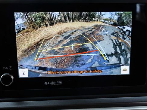 Used 2024 Toyota Tacoma TRD Off-Road image 33