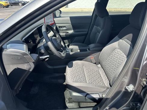 New 2026 Nissan Kicks SV w/ SV Premium Package image 10