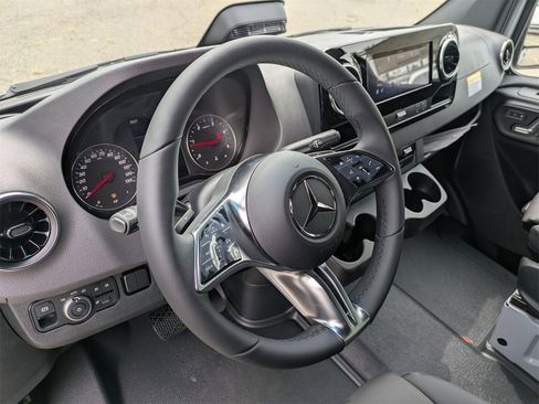 New 2025 Mercedes-Benz Sprinter 2500 image 5