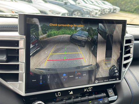 Used 2024 Toyota Tundra Platinum image 35