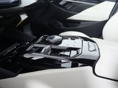 New 2026 BMW i5 eDrive40 w/ M Sport Package image 21