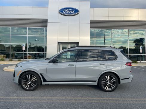 Used 2025 BMW X7 M60i AWD/4WD image 1