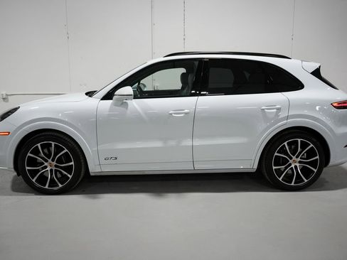 Used 2023 Porsche Cayenne GTS image 2