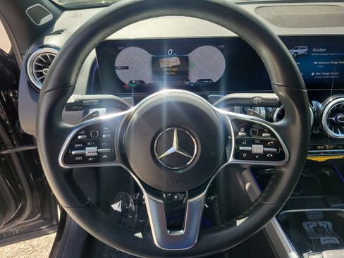 Used 2023 Mercedes-Benz EQB 300 4MATIC image 31