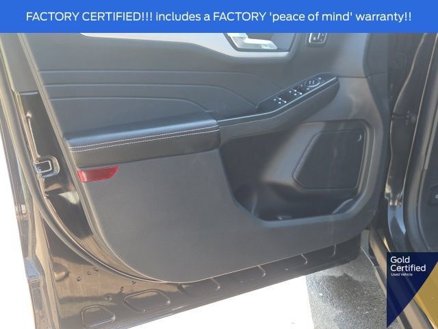 Used 2025 Ford Escape Platinum AWD/4WD image 25