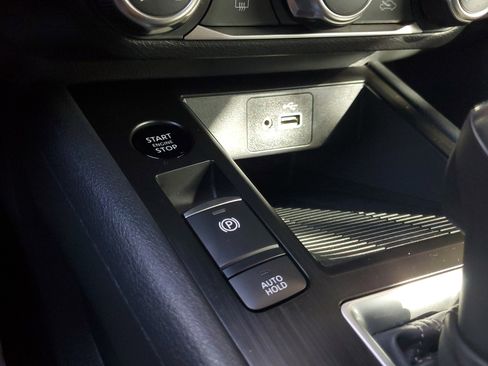 Certified 2025 Nissan Kicks S image 27