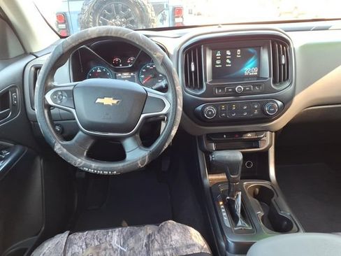 Used 2018 Chevrolet Colorado W/T w/ WT Convenience Package RWD image 19
