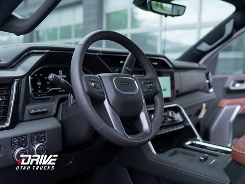 Used 2025 GMC Sierra 3500 Denali Ultimate image 32