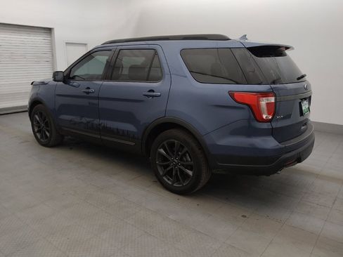 Used 2018 Ford Explorer XLT w/ Equipment Group 202A FWD image 3