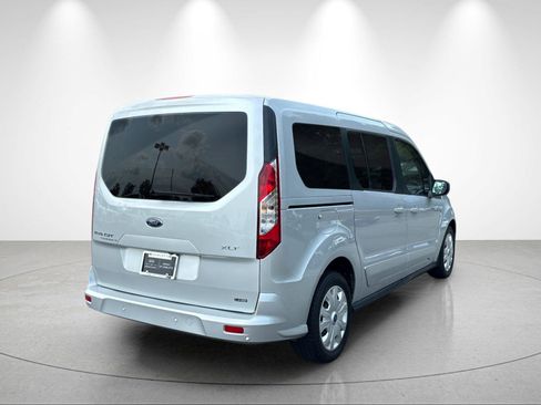 Used 2022 Ford Transit Connect XLT FWD image 5