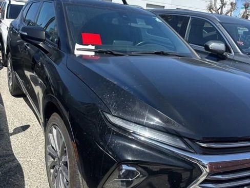 Used 2023 Chevrolet Blazer Premier AWD/4WD image 1