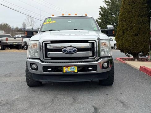 Used 2011 Ford F250 Lariat w/ Lariat Interior Pkg image 5