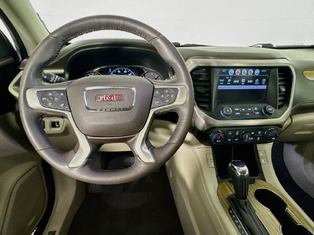 Used 2018 GMC Acadia Denali w/ Technology Package FWD image 10