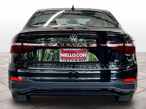 New 2026 Volkswagen Jetta SE FWD image 6