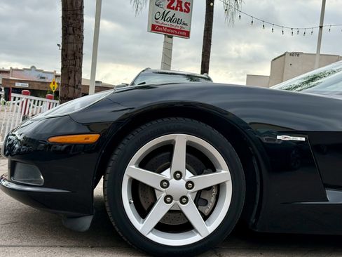 Used 2007 Chevrolet Corvette Coupe w/ Preferred Equipment Group RWD image 9