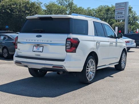 Used 2023 Ford Expedition Platinum AWD/4WD image 3