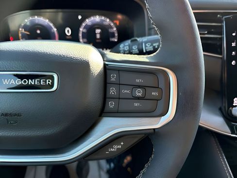 New 2026 Jeep Grand Wagoneer Limited w/ Convenience Group I image 16