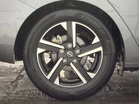 Used 2025 Nissan Sentra SV FWD image 39