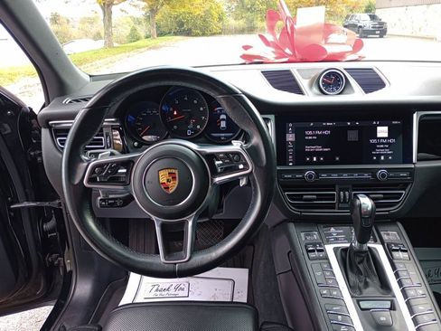 Used 2021 Porsche Macan image 22