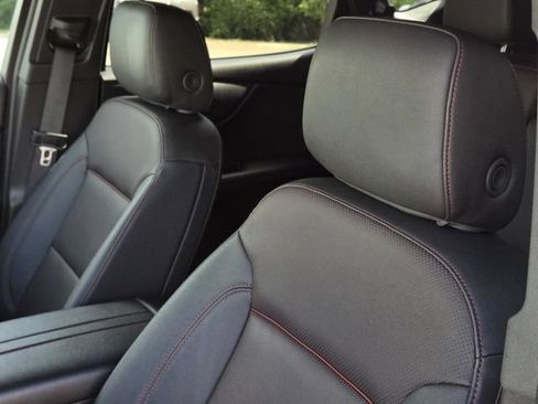 Used 2025 Chevrolet Blazer RS FWD image 36
