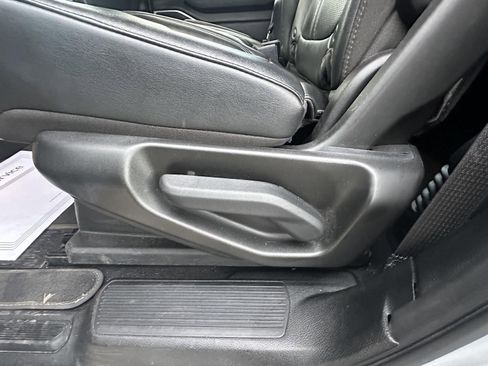 Used 2024 Jeep Wagoneer Series II w/ Flexible Seating Group image 33