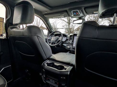 Used 2024 RAM 2500 Laramie w/ Night Edition image 36