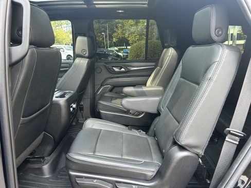 Used 2022 GMC Yukon Denali w/ Denali Premium Package AWD/4WD image 17