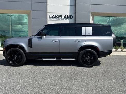 Used 2024 Land Rover Defender 130 X-Dynamic SE AWD/4WD image 1