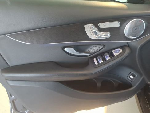 Used 2020 Mercedes-Benz GLC 300 4MATIC image 15