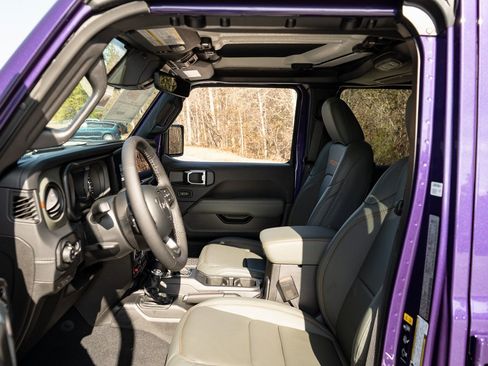 New 2026 Jeep Gladiator Mojave image 14