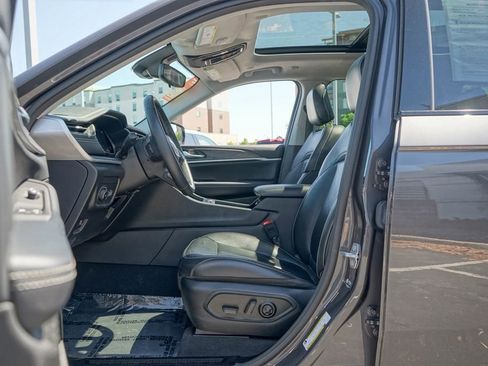 Used 2022 Jeep Grand Cherokee Limited AWD/4WD image 13