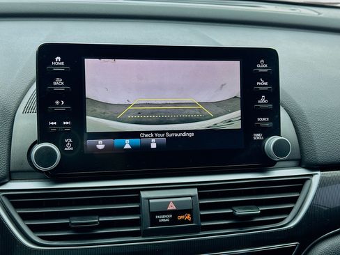 Used 2018 Honda Accord Sport image 10