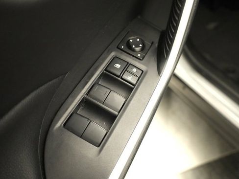 Used 2021 Toyota RAV4 AWD Hybrid image 10